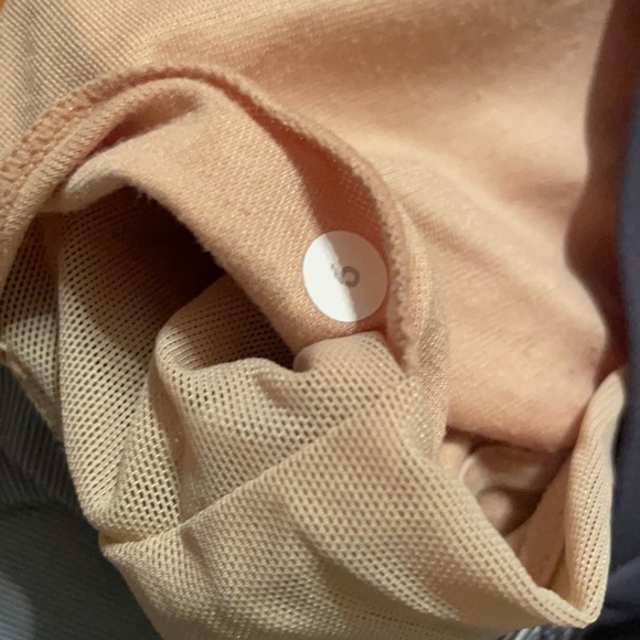 Lululemon push ur limits tank size 6 - Picture 3 of 4